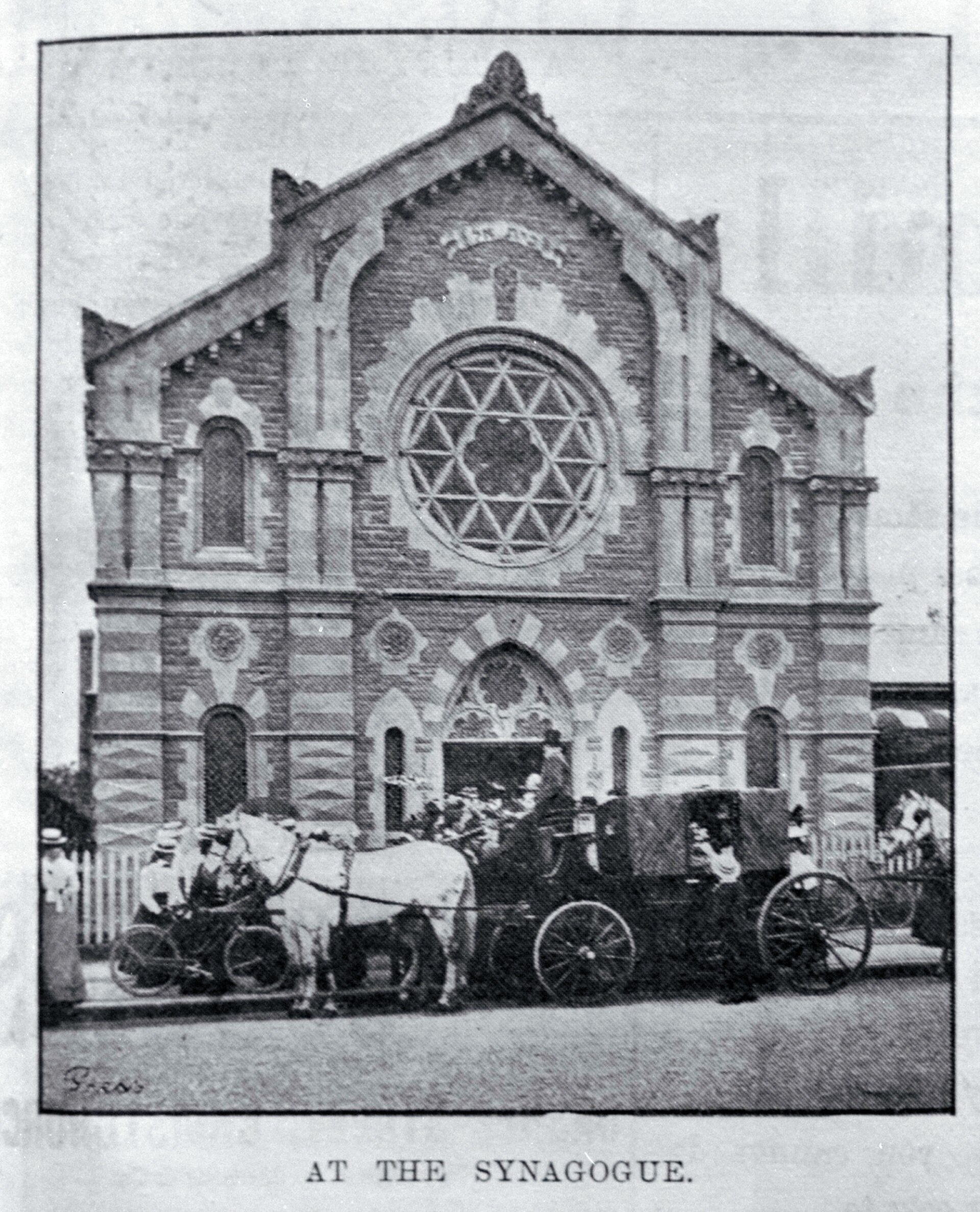 Landau carriages arriving with a wedding party outside the Christchurch synagogue in 1901